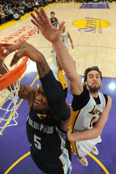 两国选手过 两国选手过