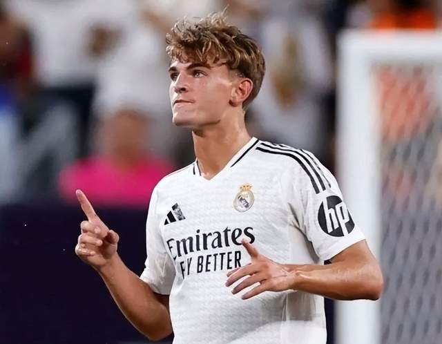 尽管奋力反 尽管奋力反