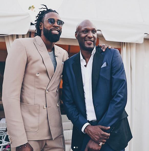 但把聚光灯 但把聚光灯