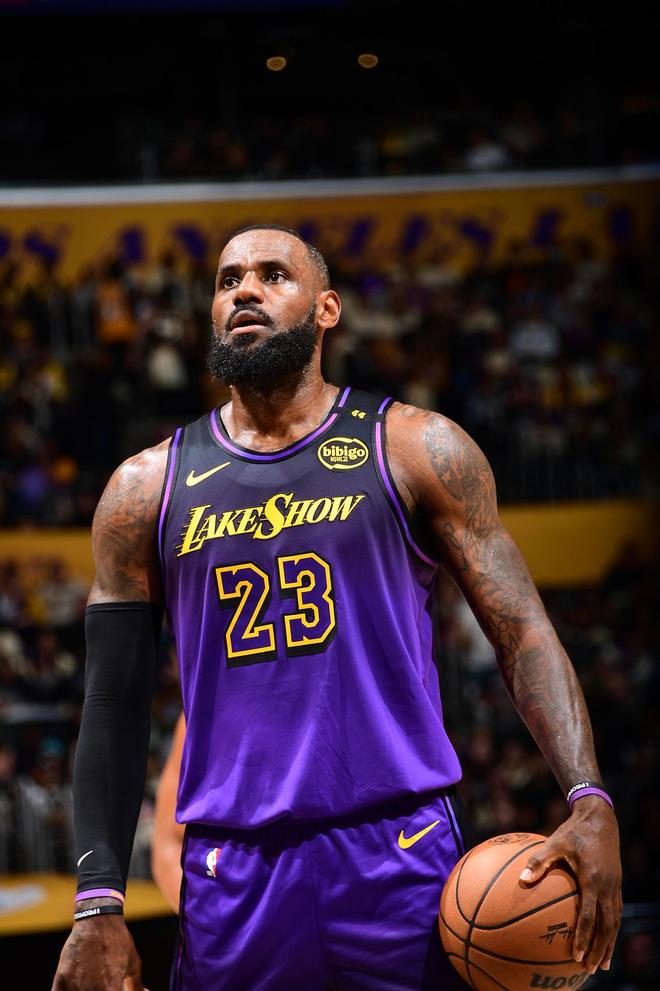 但把聚光灯 但把聚光灯